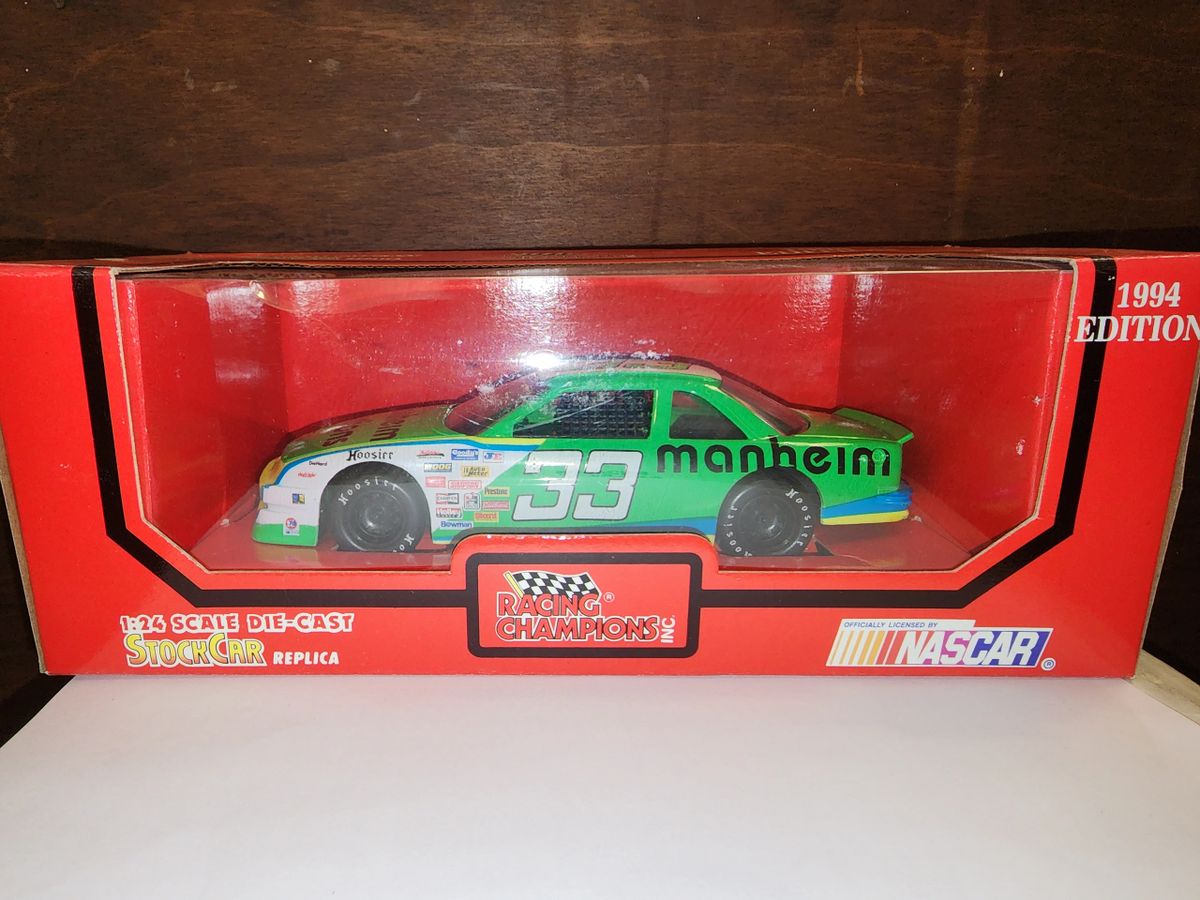 Miniature ERTL 1/18 Chevrolet Harry Gant Manheim Auctions #54 - Diecast 7206